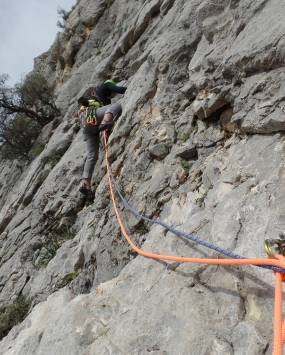 Stage di arrampicata su vie multipitch sportive con la guida alpina Lorenzo Trento
