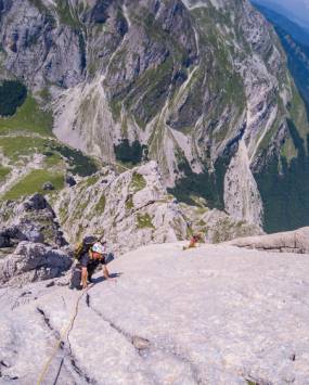 Via alpinistica sul fantastico calcare del Gran Sasso, con la guida Lorenzo Trento