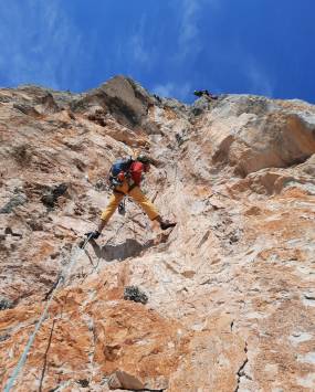 CORSO DI ARRAMPICATA MULTIPITCH, con la guida alpina Lorenzo Trento