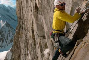 I VANTAGGI DI INDOSSARE OCCHIALI JULBO IN MONTAGNA
