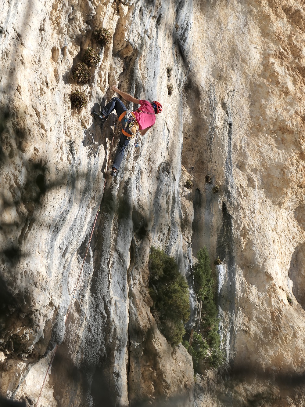 climbing camp outdoor srl stage multipitch arrampicata - omino si arrampica su falesia